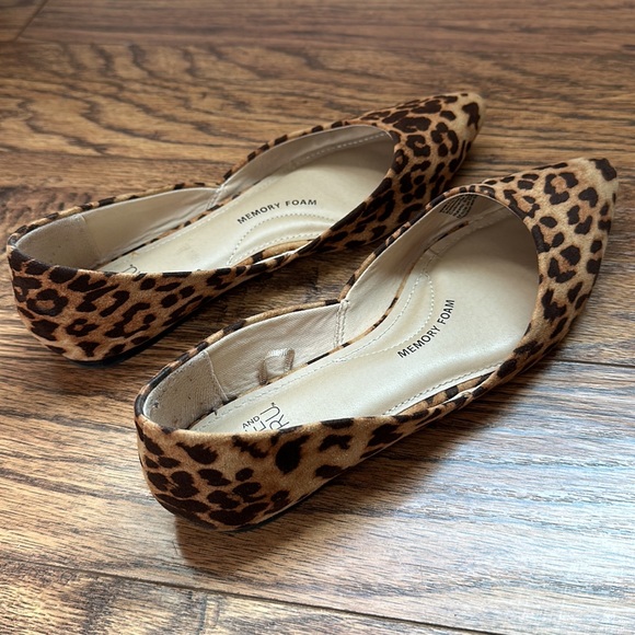 Cheetah Flats - Picture 3 of 3